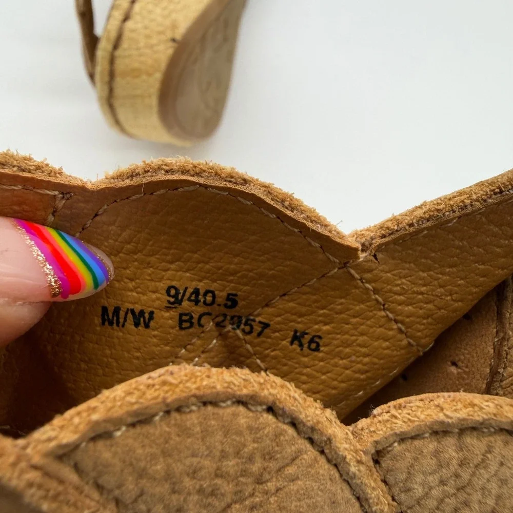 b.o.c. Born Concept Tan Leather Scalloped‎ Wedge Boho Sandals BC2957 Size 9